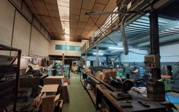 Venta - Naves y solares -
Barberá del Vallés