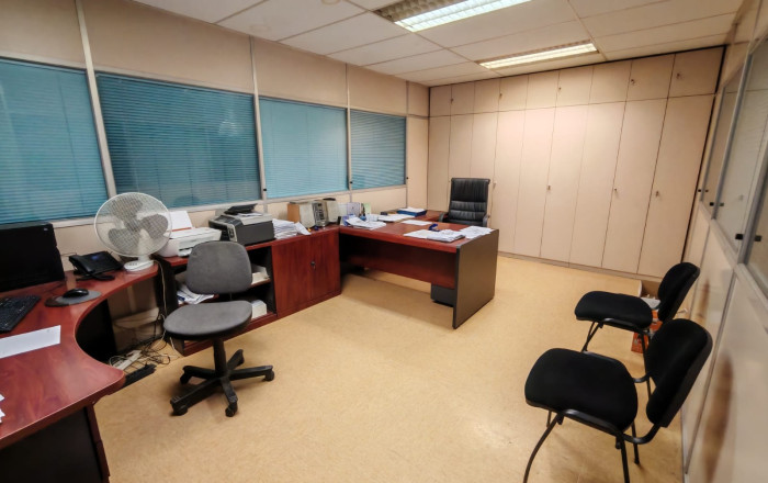 Venta - Naves y solares -
Barberá del Vallés