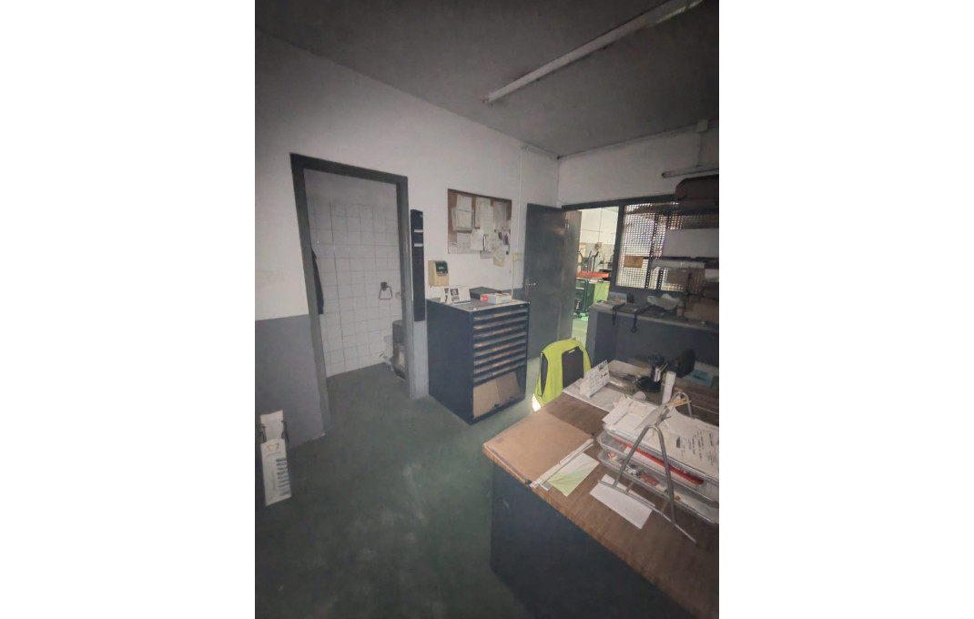 Venta - Naves y solares -
Barberá del Vallés