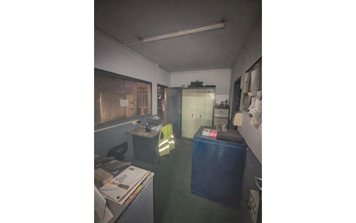 Venta - Naves y solares -
Barberá del Vallés
