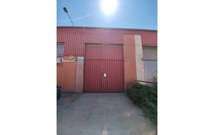 Venta - Naves y solares -
Barberá del Vallés