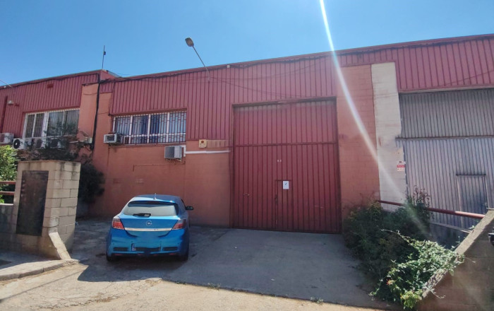 Venta - Naves y solares -
Barberá del Vallés