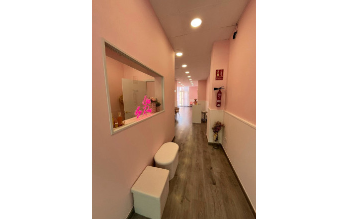 Traspaso - Peluquerias y Estetica -
Mataró - Via Europa - Parque Central