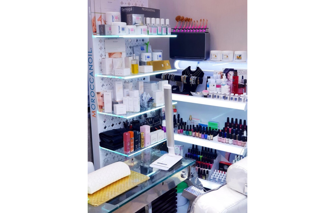 Traspaso - Peluquerias y Estetica -
Barcelona - Sarria-Sant Gervasi
