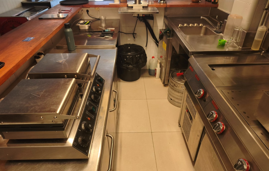 Traspaso - Bar Restaurante -
Barcelona - Raval