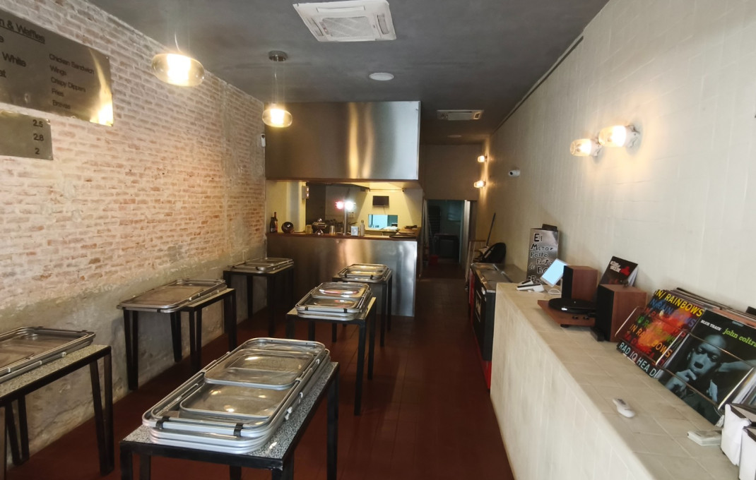 Traspaso - Bar Restaurante -
Barcelona - Raval