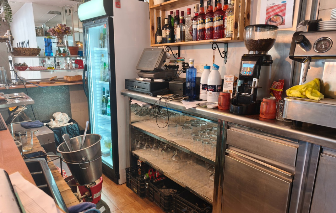 Traspaso - Bar Restaurante -
Barcelona - Clot