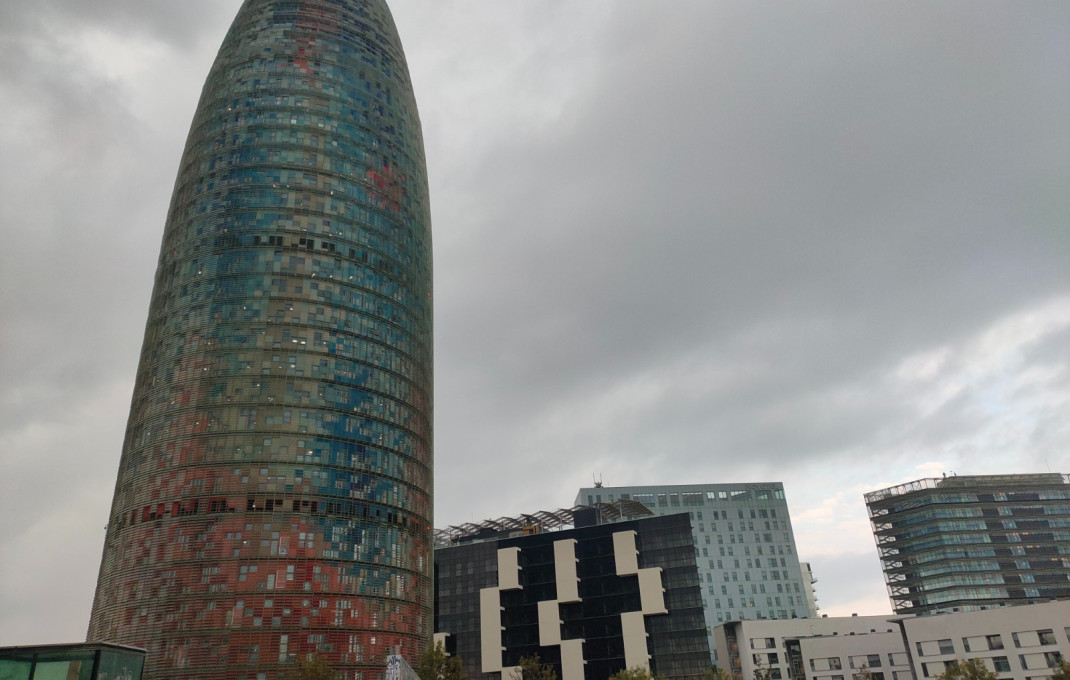 Alquiler - Local comercial -
Barcelona - Eixample Derecho