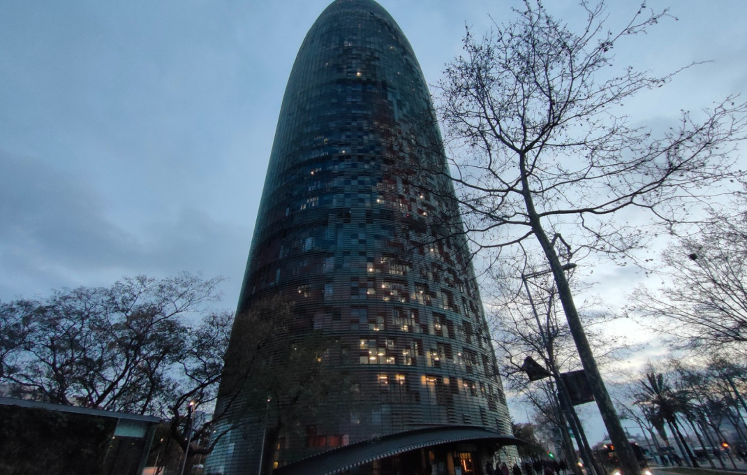 Alquiler - Local comercial -
Barcelona - Eixample Derecho