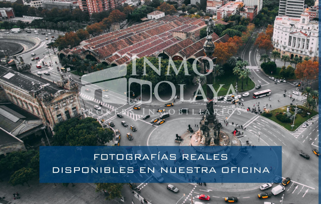 Location longue durée - Local comercial -
Barcelona - Les corts