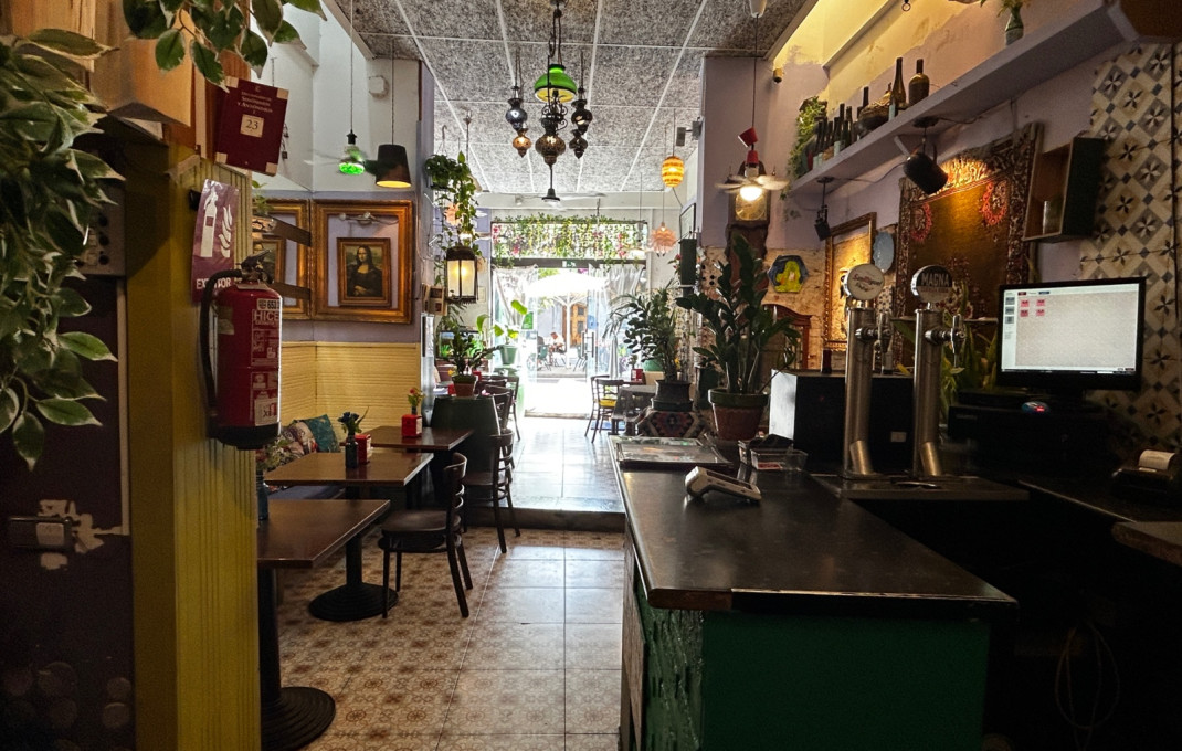 Traspaso - Bar Restaurante -
Barcelona