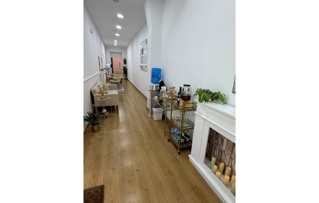 Traspaso - Peluquerias y Estetica -
Barcelona - Eixample