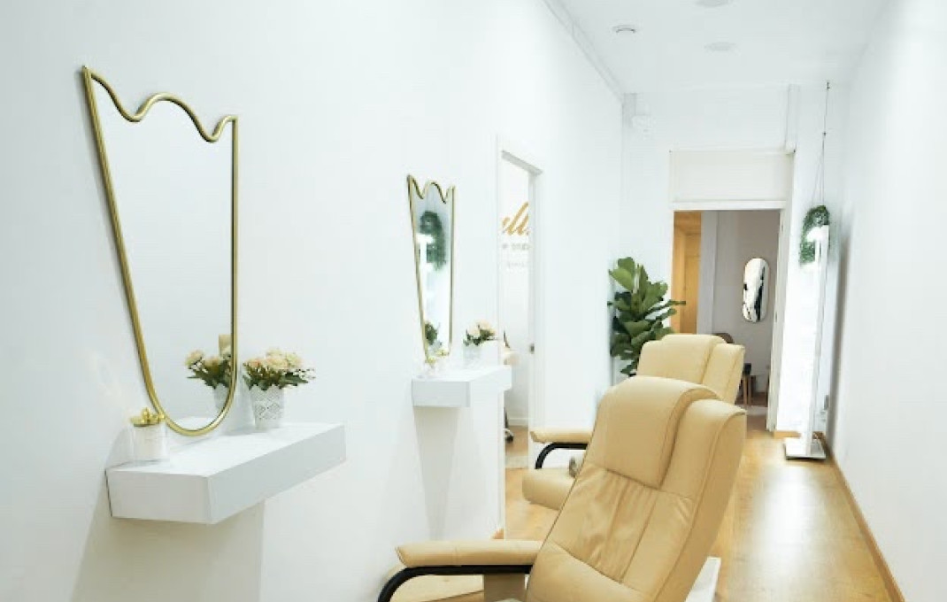 Traspaso - Peluquerias y Estetica -
Barcelona - Eixample