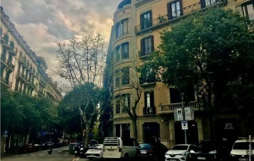 Traspaso - Bar Restaurante -
Barcelona - Eixample Derecho