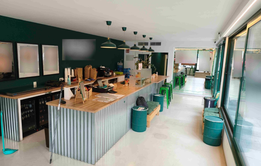Traspaso - Take Away -
Barcelona - Sants