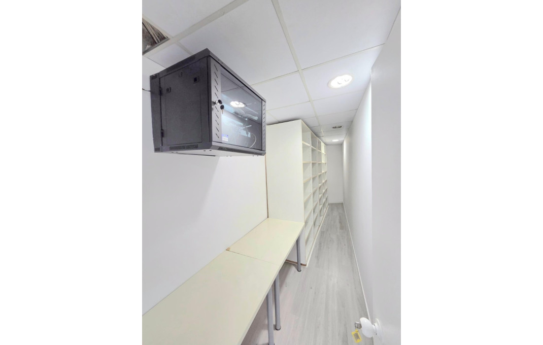 Alquiler - Local comercial -
Barcelona - Les corts
