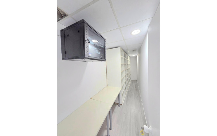 Alquiler - Local comercial -
Barcelona - Les corts