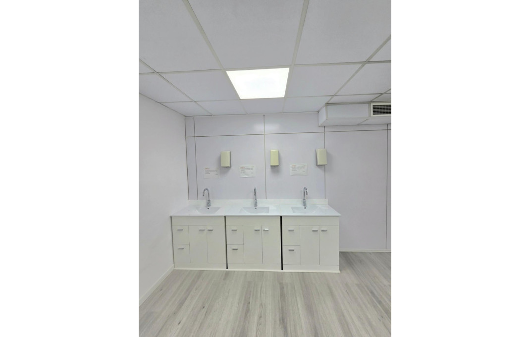 Alquiler - Local comercial -
Barcelona - Les corts