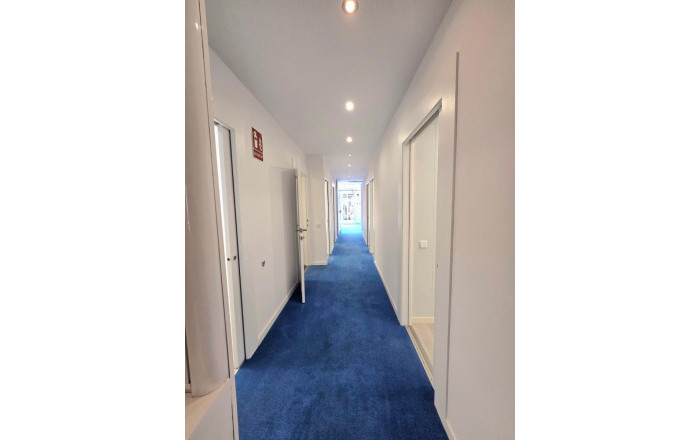 Alquiler - Local comercial -
Barcelona - Les corts