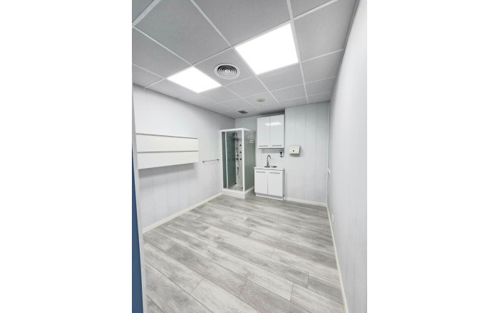 Alquiler - Local comercial -
Barcelona - Les corts