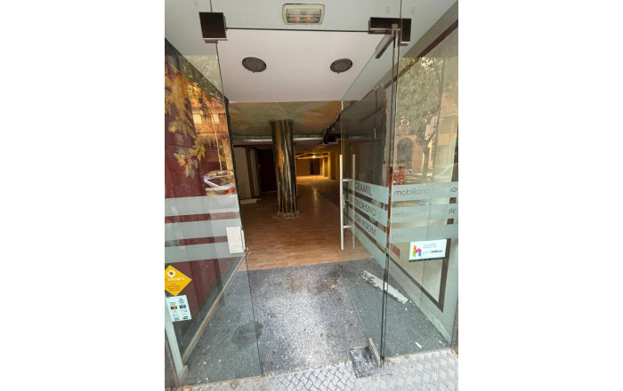 Alquiler - Local comercial -
Barcelona - Gràcia Nova