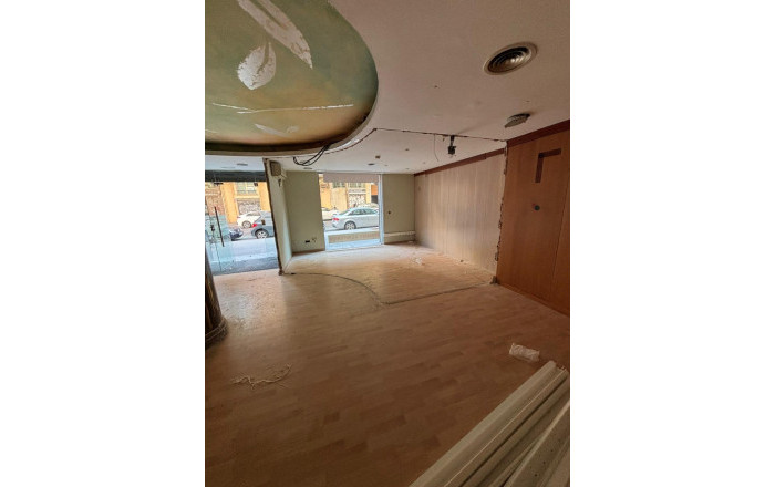 Alquiler - Local comercial -
Barcelona - Gràcia Nova