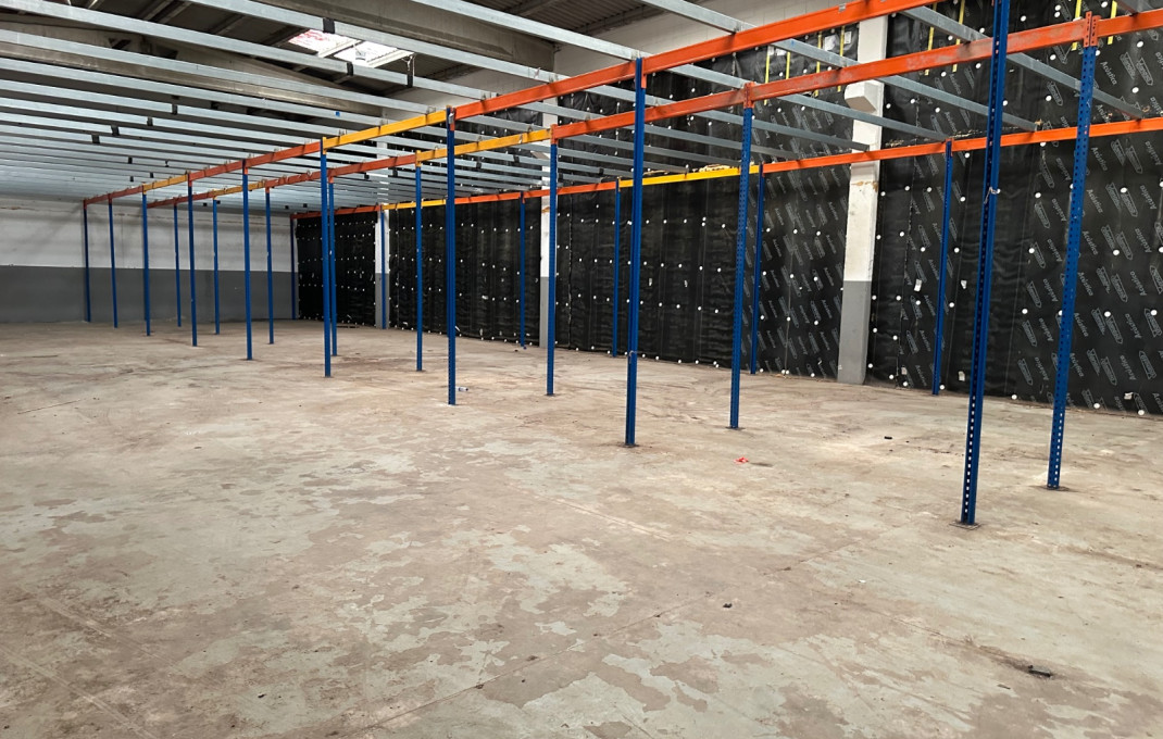 Venta - Naves y solares -
Terrassa