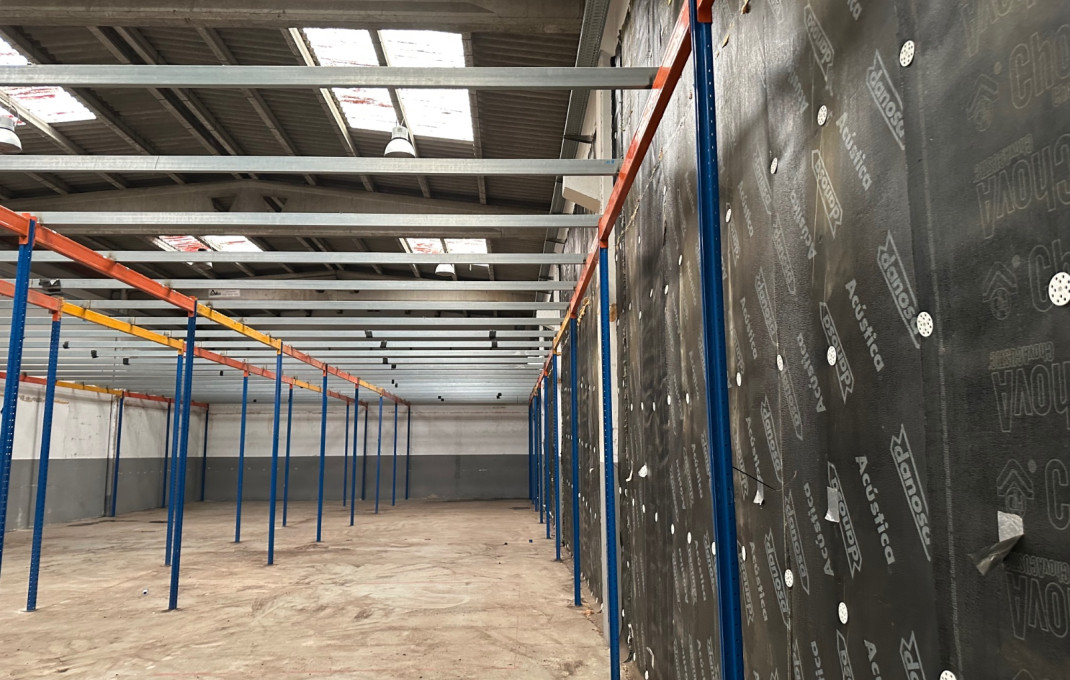 Venta - Naves y solares -
Terrassa