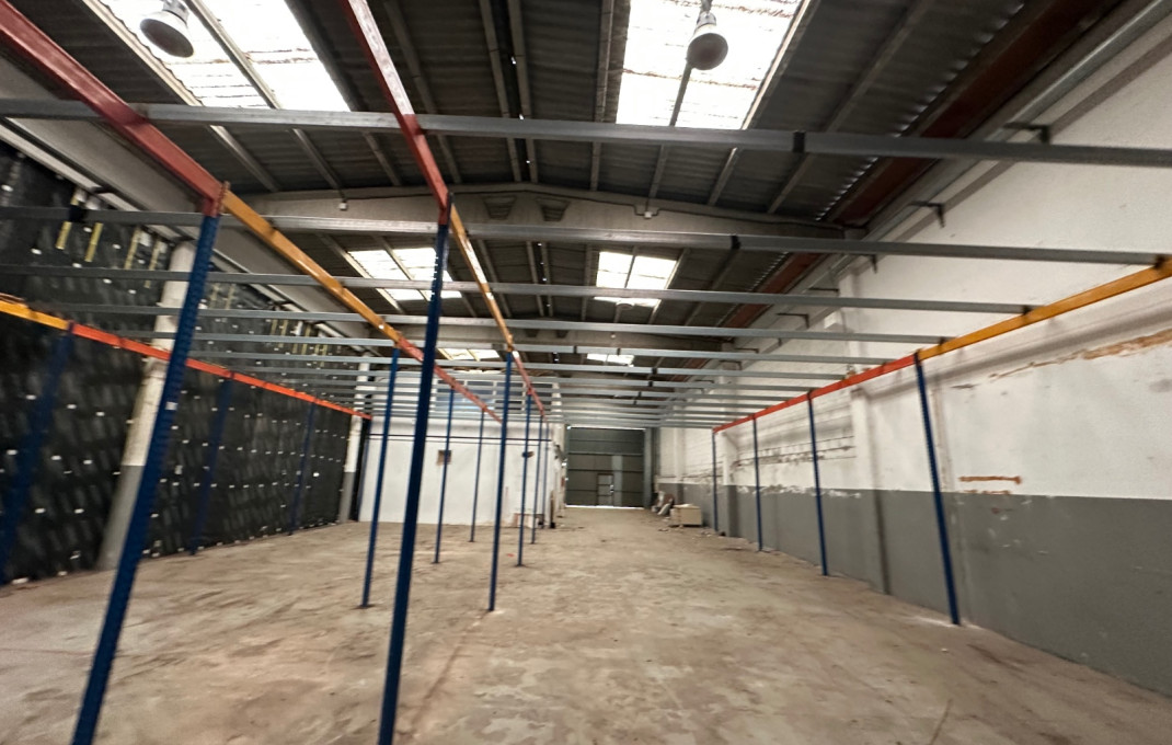 Venta - Naves y solares -
Terrassa