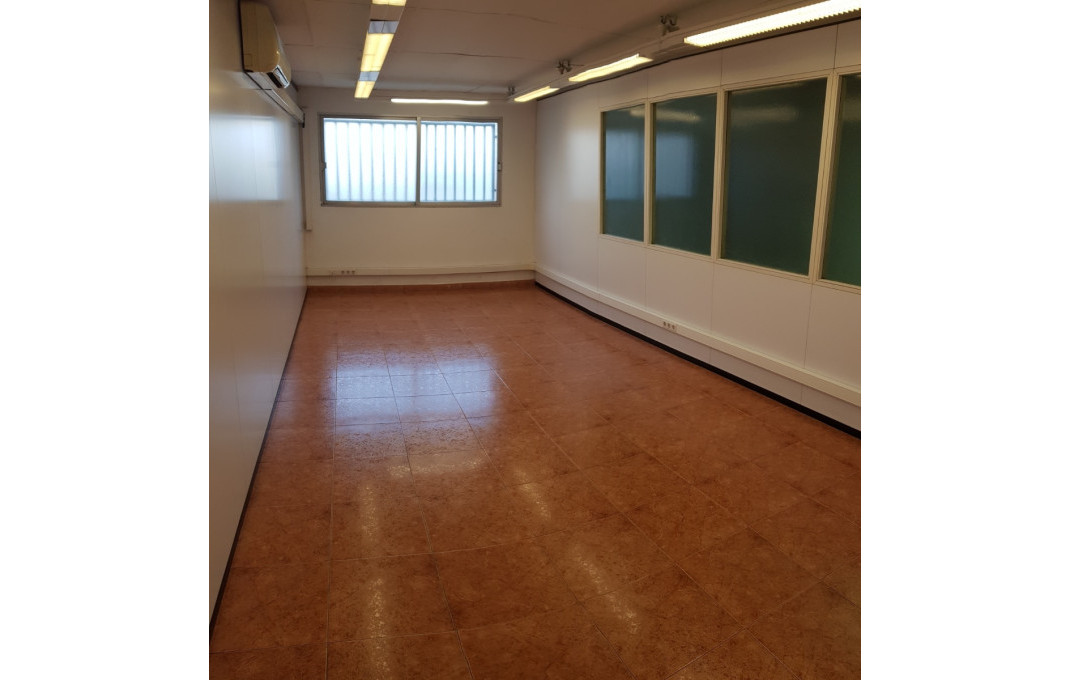 Venta - Naves y solares -
Terrassa