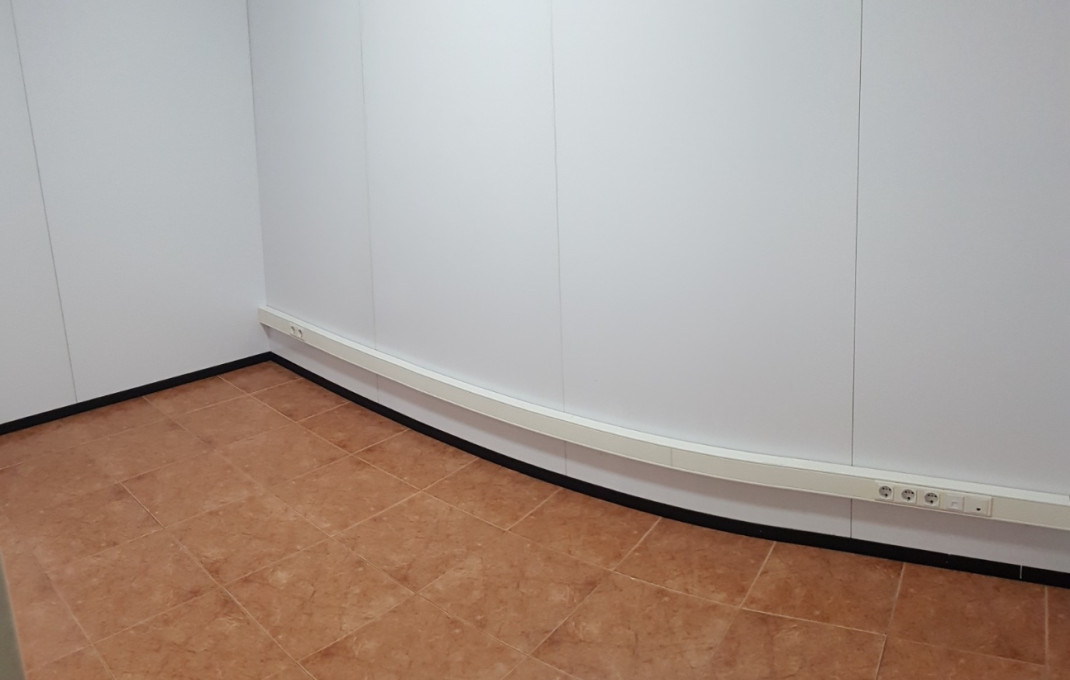 Venta - Naves y solares -
Terrassa