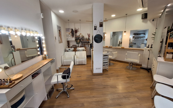 Traspaso - Peluquerias y Estetica -
Barcelona - Eixample Derecho