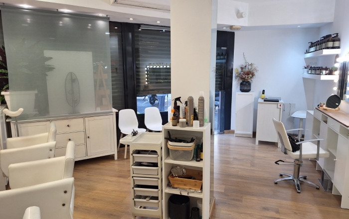 Traspaso - Peluquerias y Estetica -
Barcelona - Eixample Derecho