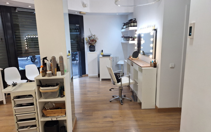 Traspaso - Peluquerias y Estetica -
Barcelona - Eixample Derecho