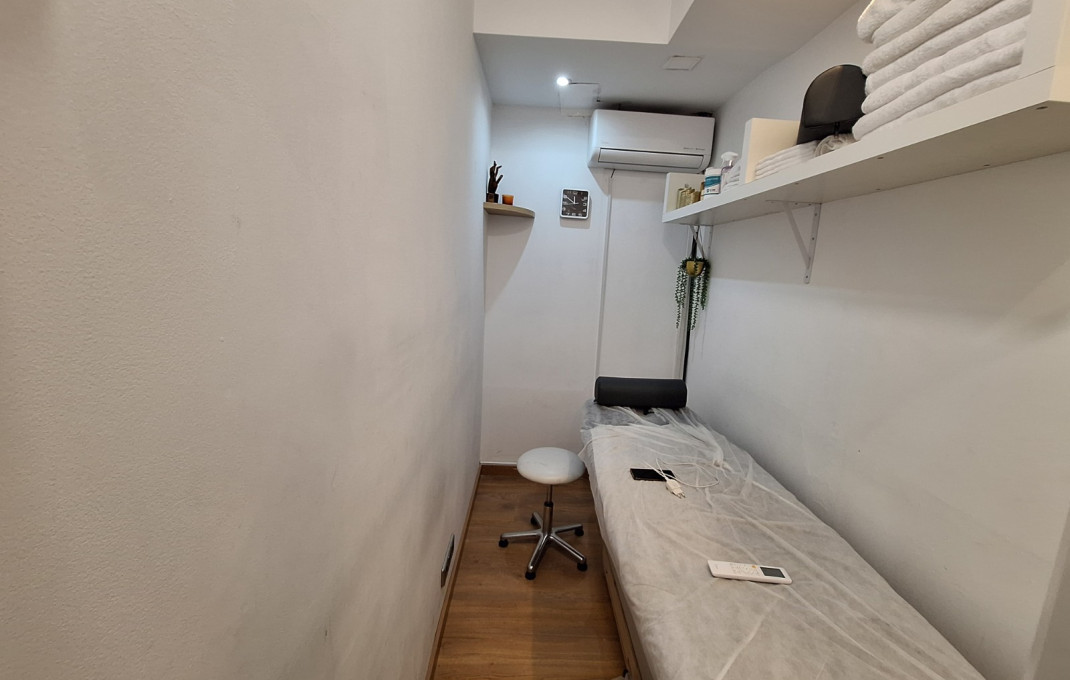 Traspaso - Peluquerias y Estetica -
Barcelona - Eixample Derecho