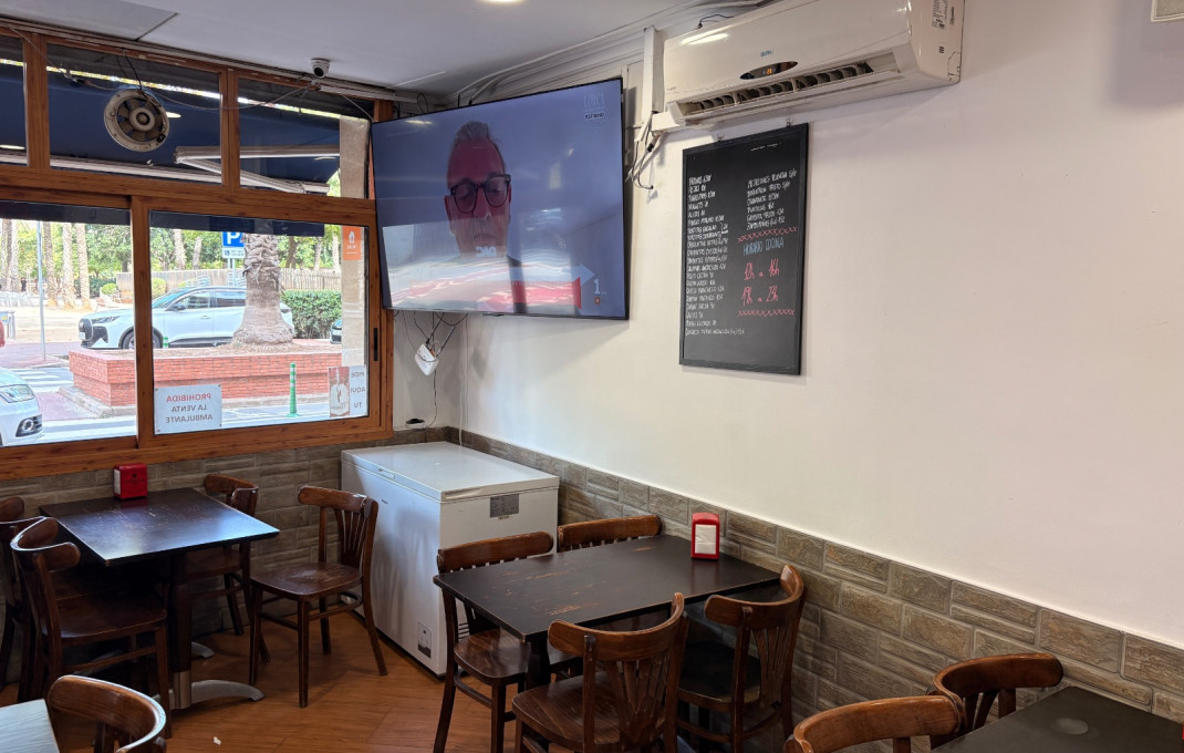 Traspaso - Bar-Cafeteria -
El Prat de Llobregat
