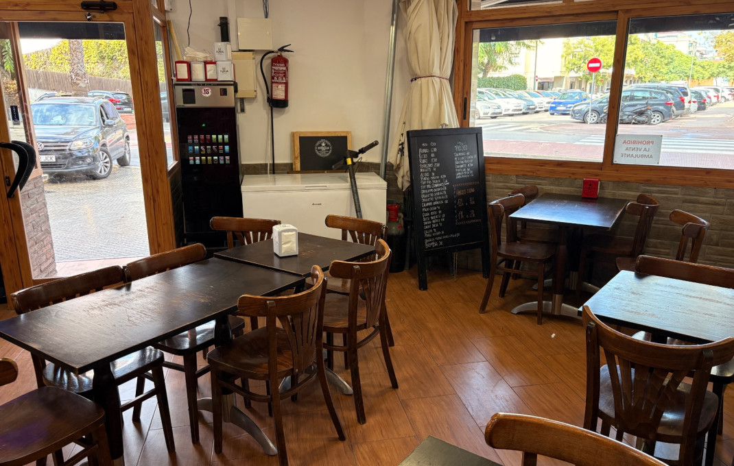 Traspaso - Bar-Cafeteria -
El Prat de Llobregat