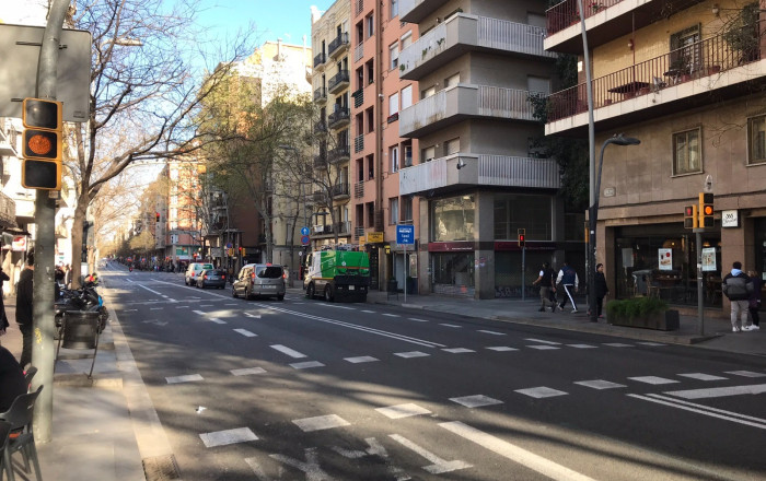 Venta en rentabilidad - Local comercial -
Barcelona - Sants