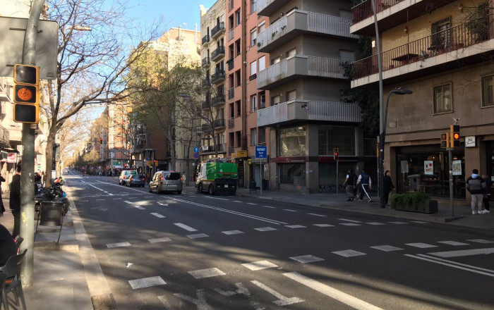 Venta en rentabilidad - Local comercial -
Barcelona - Sants
