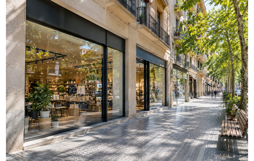 Venta en rentabilidad - Local comercial -
Barcelona - Sants