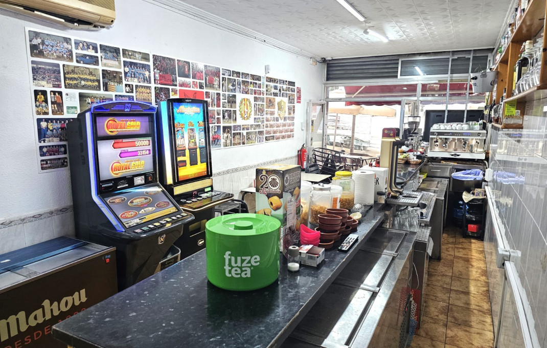 Traspaso - Licencia C2 -
Barcelona - Santa Coloma De Gramanet