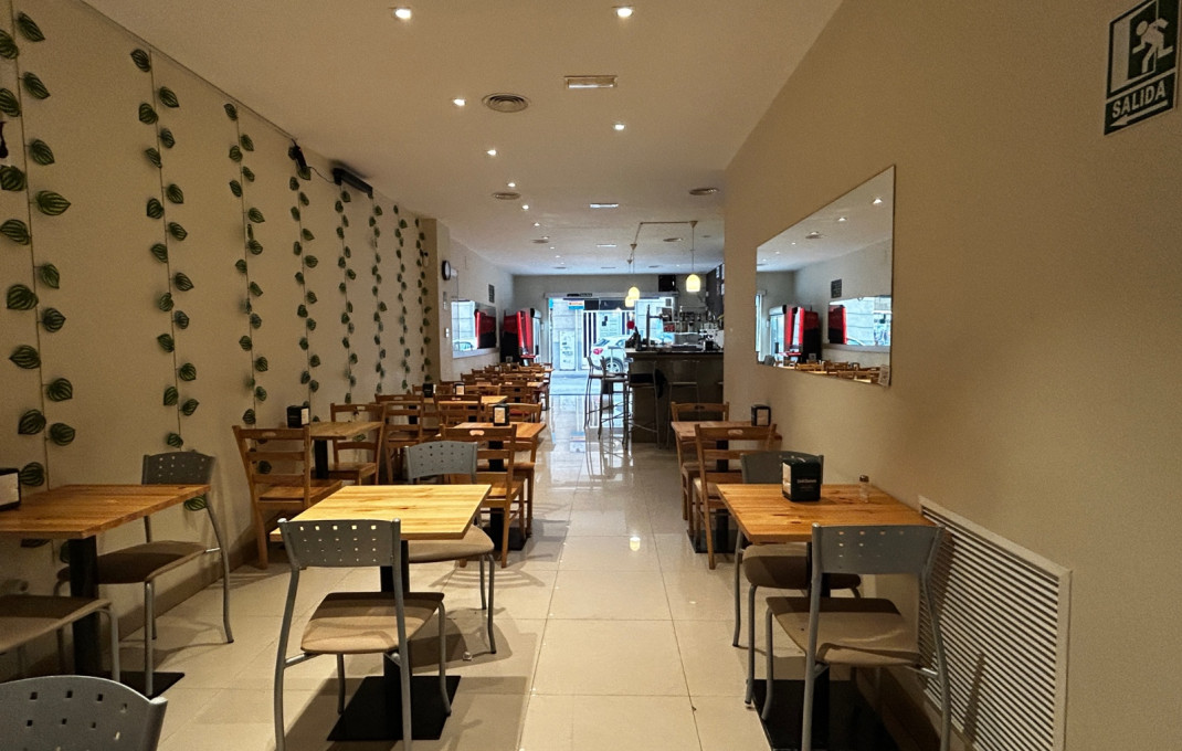 Traspaso - Bar-Cafeteria -
Sant Feliu