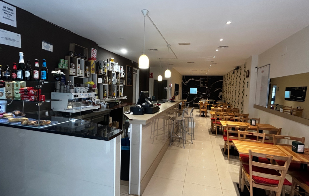 Traspaso - Bar-Cafeteria -
Sant Feliu