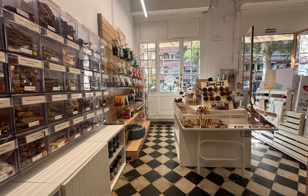 Traspaso - Tiendas -
Barcelona - Eixample Izquierdo