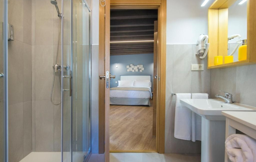 Venta - Apartahotel  -
Toledo