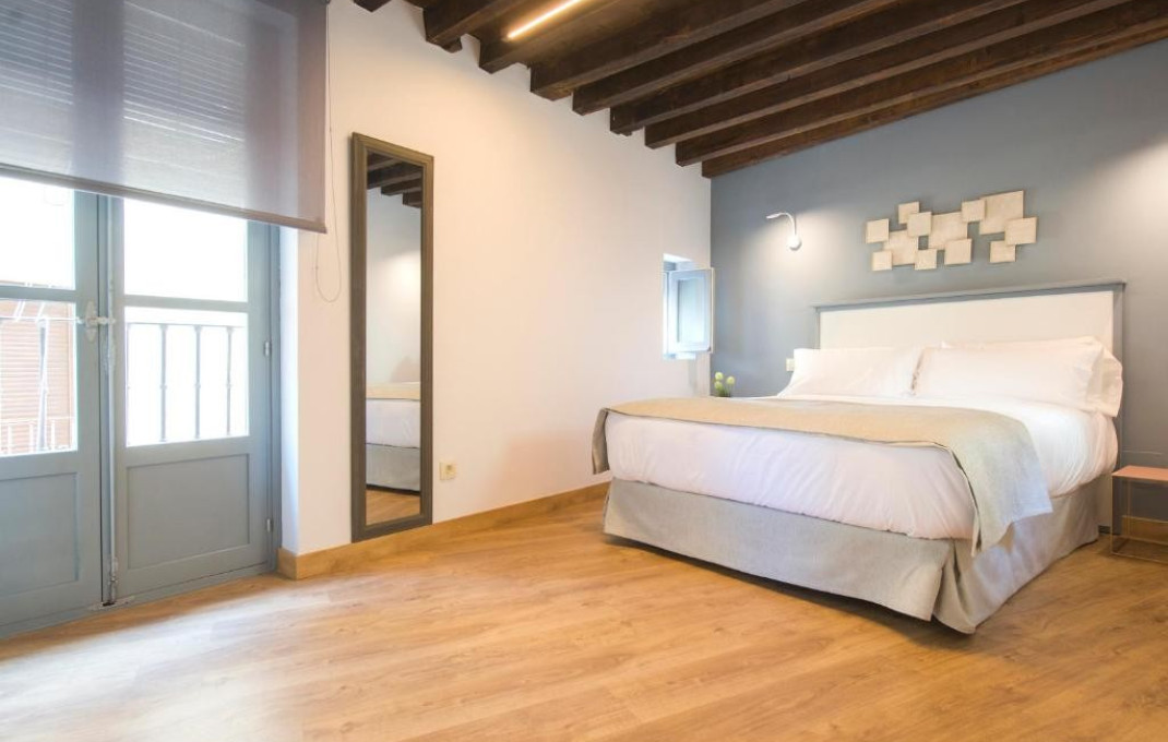 Venta - Apartahotel  -
Toledo
