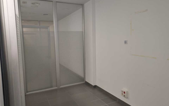 Venta - Local comercial -
Badalona - La Salut