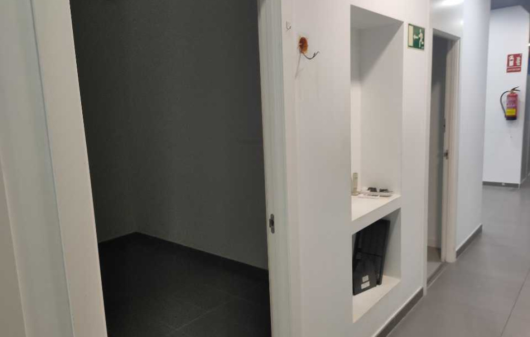 Venta - Local comercial -
Badalona - La Salut