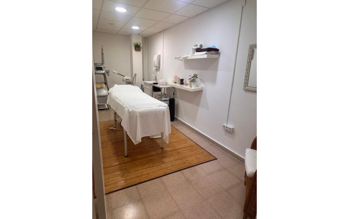 Traspaso - Peluquerias y Estetica -
Mataró - Via Europa - Parque Central