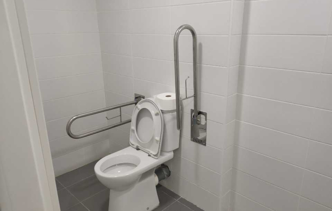 Venta - Local comercial -
Badalona - La Salut